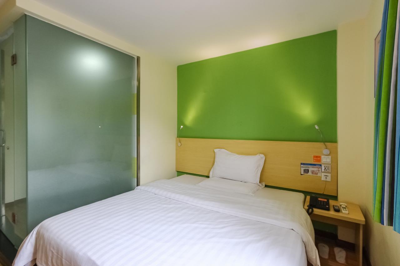 7Days Inn Guangzhou Southern Hospital Medical College Station Eksteriør bilde